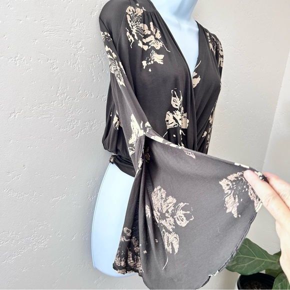 FREE PEOPLE Bell Sleeve Wrap Top Waist Tie Brown Cream Flowy Blouse Size XS - Picture 4 of 12
